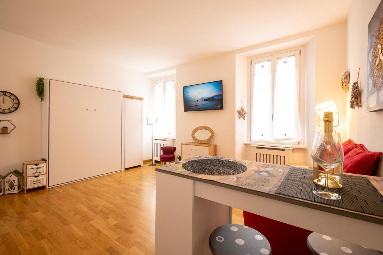 Portatorre Suite, A Charming Apartment In The Heart Of Como, Free Private Parking, Air Conditioning & More! Екстериор снимка
