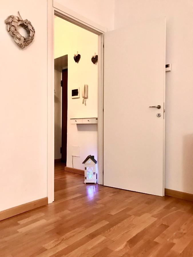Portatorre Suite, A Charming Apartment In The Heart Of Como, Free Private Parking, Air Conditioning & More! Екстериор снимка