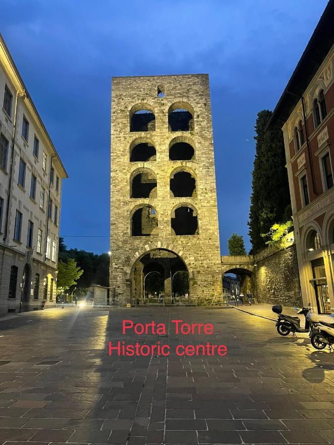 Portatorre Suite, A Charming Apartment In The Heart Of Como, Free Private Parking, Air Conditioning & More! Екстериор снимка