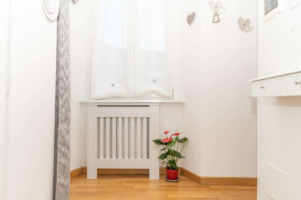 Portatorre Suite, A Charming Apartment In The Heart Of Como, Free Private Parking, Air Conditioning & More! Екстериор снимка