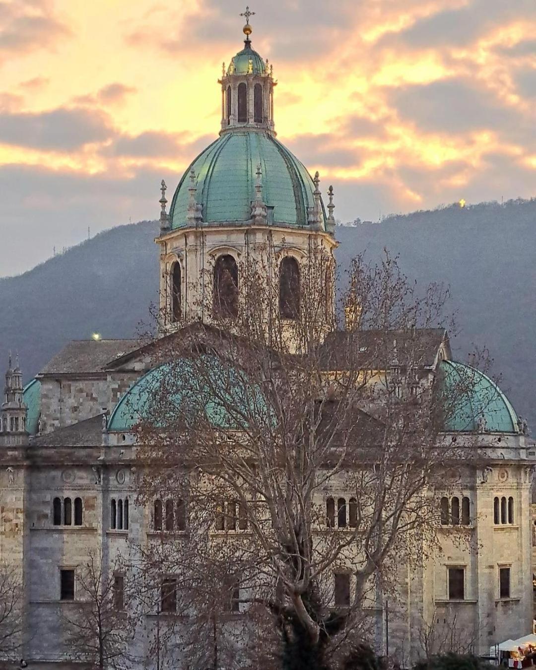 Portatorre Suite, A Charming Apartment In The Heart Of Como, Free Private Parking, Air Conditioning & More! Екстериор снимка